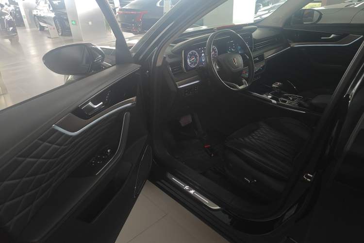 Used Hongqi HS5 2022 Revised Version 2.0T Smart Connect Flagship Edition
