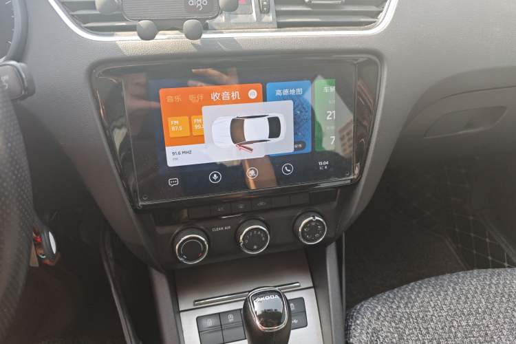 Used Skoda Octavia 2019 1.5L Automatic Smart Drive Luxury Edition China VI Standard
