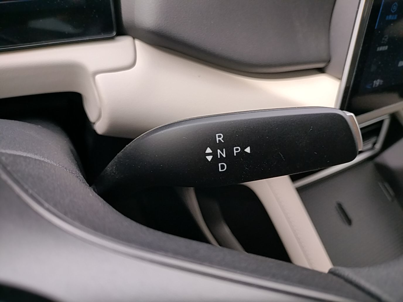 BYD Yuan UP 2025 Model 301KM Leading Version — снимка 16