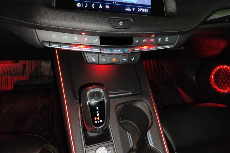 Used Cadillac XT4 2018 28T Four-Wheel Drive Leading Model
