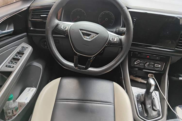 Used Jetta VS5 2019 280TSI Automatic Trend Model Steering Wheel