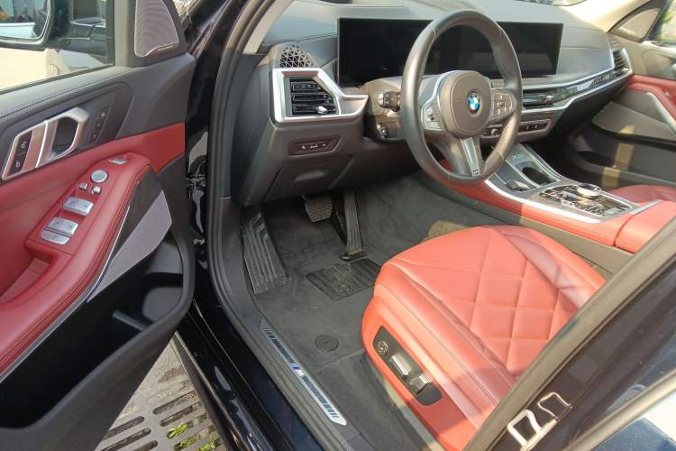 Used BMW X5 2023 xDrive 30Li Luxury M Sport Night Edition Package Driver Seat