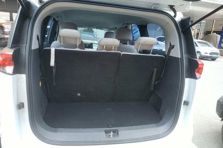 Used SAIC MAXUS G50 2022 1.5T Manual Touring A Trunk