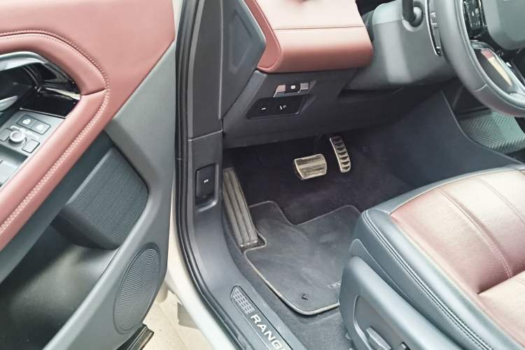 Used Land Rover Range Rover Evoque 2021 Range Rover Velar L 249PS R-Dynamic First Edition