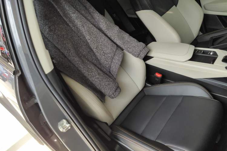 Used Lynk & Co 06 EM-P 2020 PHEV Plus Right Front Seat