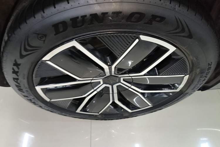 Used Avatr 12 2023 700 Three-Laser Rear-Wheel Drive Luxury Edition Right Rear Wheel Hub