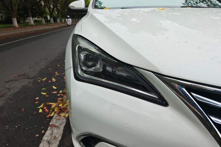 Used CHANGAN Eado 2019 High-Energy Edition 1.6L GDI Manual Pioneer Model China VI Standard Right Front Headlight