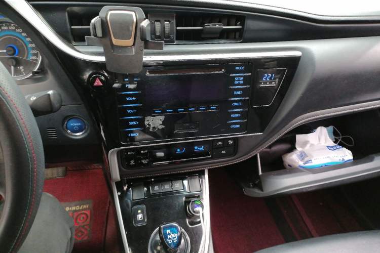 Used Toyota Corolla 2016 Dual-Engine 1.8L E-CVT Elite Edition Audio And AC Panel