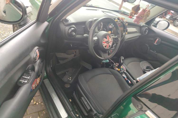 Used MINI 2023 1.5T ONE Five-Door Edition Driver Seat