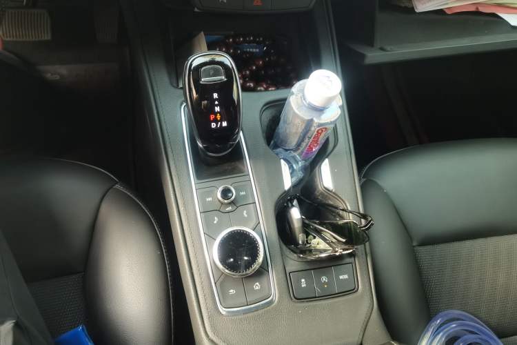 Used Cadillac XT4 2021 28T Two-Wheel Drive Tech Edition Gear Lever