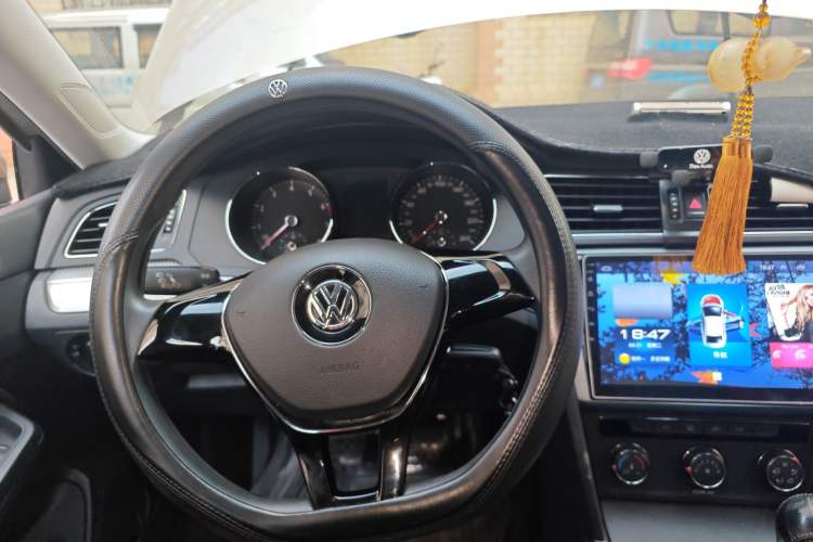 Used Volkswagen Lamando 2017 230TSI Manual Trend Edition
