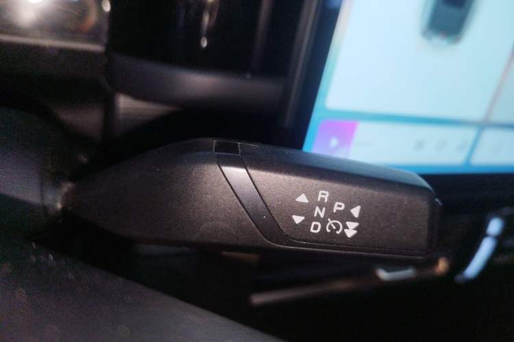 Used iCAR 03 2024 401km Two-Wheel Drive Standard Advanced Version Gear Lever