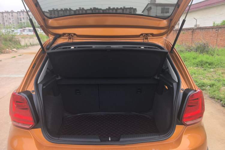 Used Volkswagen Polo 2018 1.5L Cross Polo Automatic Trunk