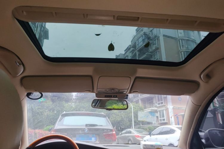 Used Volkswagen Passat 2005 1.8T Automatic Deluxe Plus Version Headliner