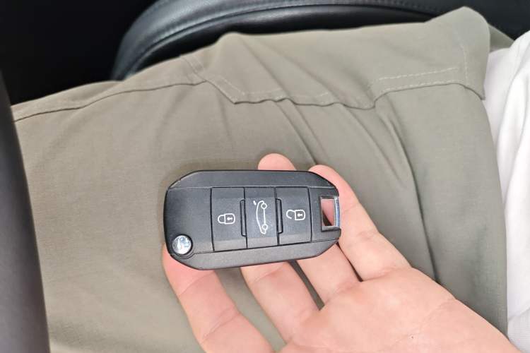 Used Peugeot 408 2014 1.8L Automatic Luxury Edition Vehicle Key