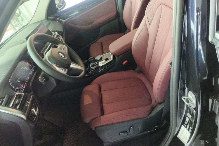 Used BMW X3 2023 xDrive25i M Sport Package Left Front Seat