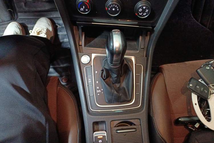 Used Volkswagen Golf 2018 230TSI Automatic Luxury Version