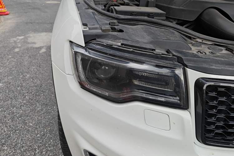 Used Jeep Grand Cherokee 2016 3.0L Comfort Navigation Edition Right Front Headlight