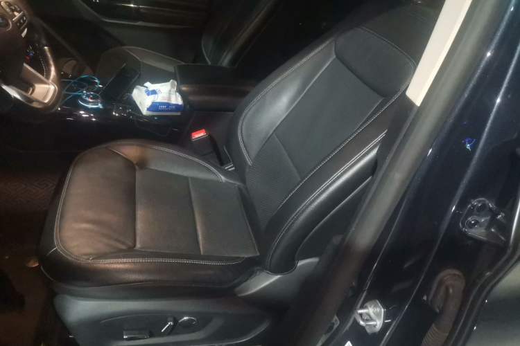 Used Ford Explorer 2020 EcoBoost 285 4x4 Titanium Edition 7-Seater
