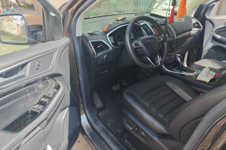 Used Ford Edge 2016 EcoBoost 245 Two-Wheel-Drive Titanium 7-Seater
