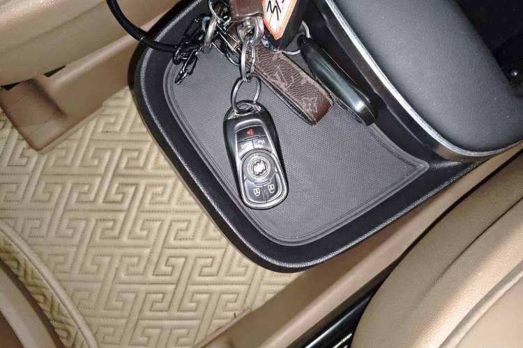 Used Buick GL8 2021 ES Land Cruiser 653T Luxury Edition