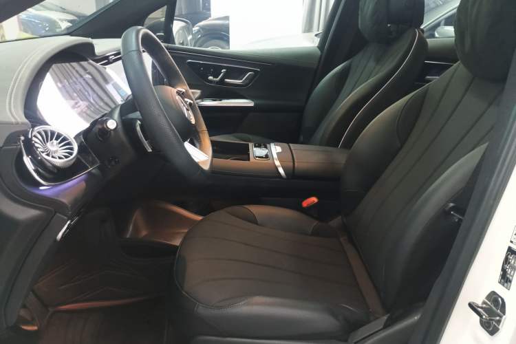Used Mercedes-Benz EQE SUV 2024 350 4MATIC Pioneer Edition Left Front Seat