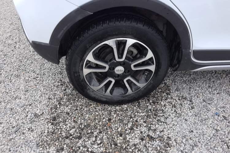 Used Geely Auto Vision X3 2017 1.5L Automatic Elite Model Right Rear Wheel Hub