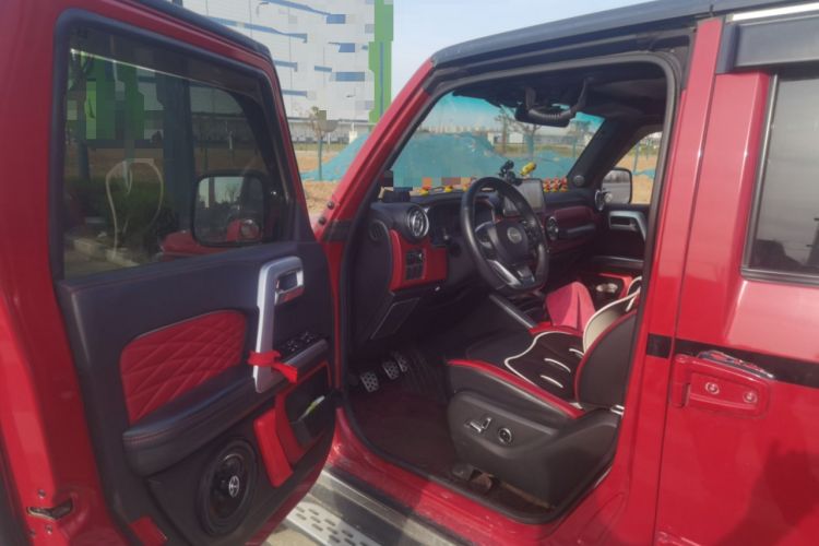 Used BAIC Off-Road BJ40 2018 PLUS 2.0T Manual Four-Wheel Drive Premium Edition China V