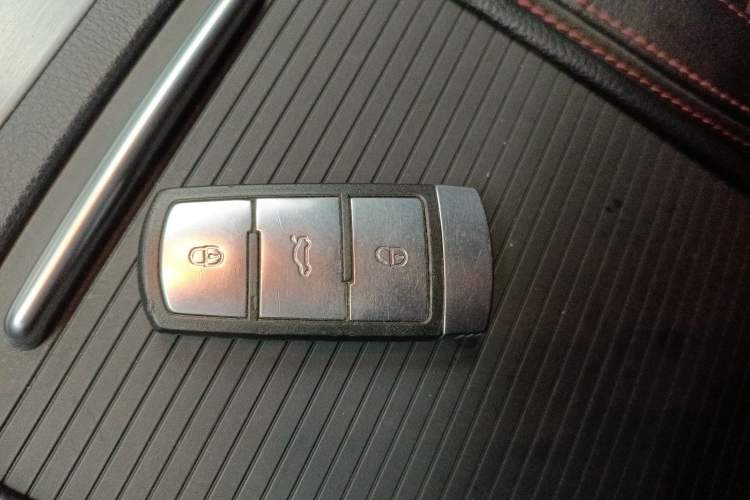 Used Volkswagen FAW-Volkswagen CC 2016 1.8TSI Luxury Model Interior 1