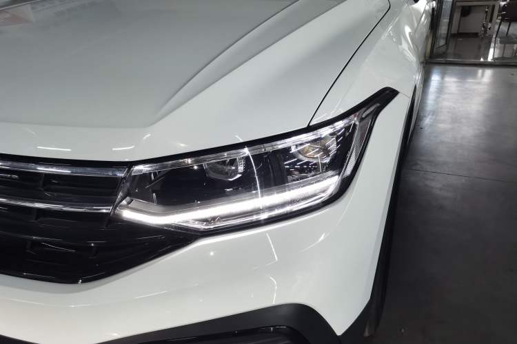 Used Volkswagen Tiguan L 2024 Outstanding Model 300TSI Automatic Two-Wheel Drive Longteng Edition