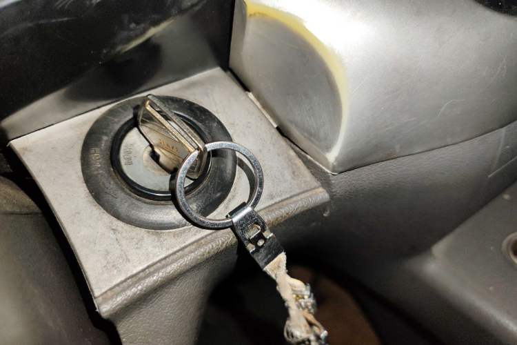 Used Jinbei Hiace 2014 2.0L 5th Generation Kuaiyunwang Business Version 4G19 Vehicle Key