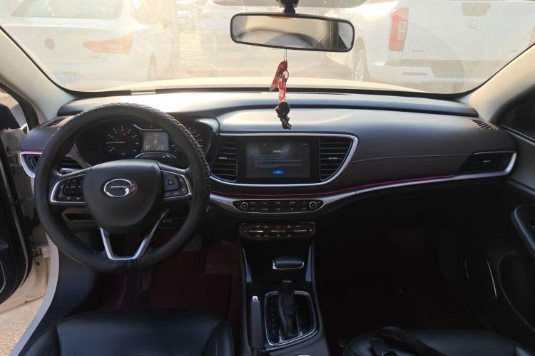 Used GAC Trumpchi GA4 2018 150N Automatic Luxury Edition Center Console