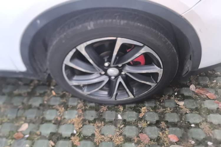 Used Geely Auto Emgrand GS 2018 Lingchao Edition 1.4T Automatic Zunshang Smart Connectivity Model Right Front Wheel Hub