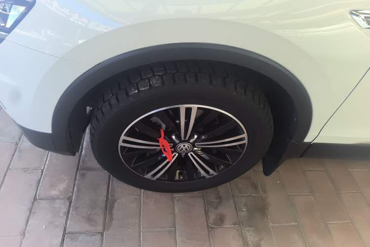 Used Volkswagen Tiguan L 2018 380TSI Automatic All-Wheel Drive Luxury Edition Left Front Wheel Hub