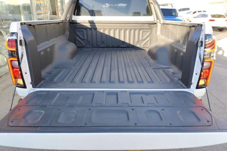 Used Great Wall Poer 2023 2.0T Commercial Version Automatic Gasoline 4x4 Elite Long-Box GW4C20B
