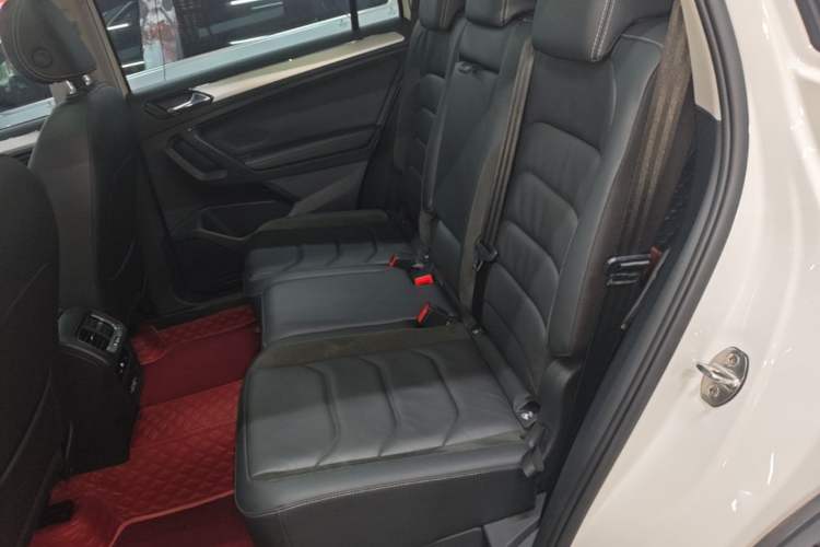 Used Volkswagen Tiguan L 2020 330TSI Automatic Two-Wheel Drive Panoramic Comfort Edition China VI Standard
