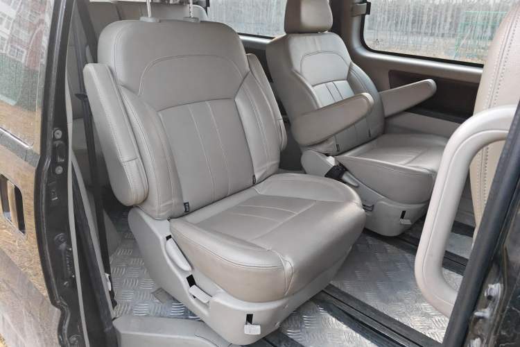 Used FORTHING Lingzhi 2020 M5L 1.6L Luxury 7-Seater