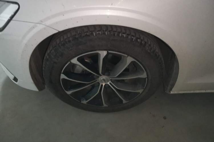 Used Volvo S60 2021 T4 Zhiyi Luxury Edition Left Front Wheel Hub