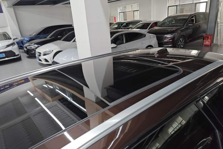 Used Volvo V90 2017 Cross Country T5 AWD Smart Range Edition Roof