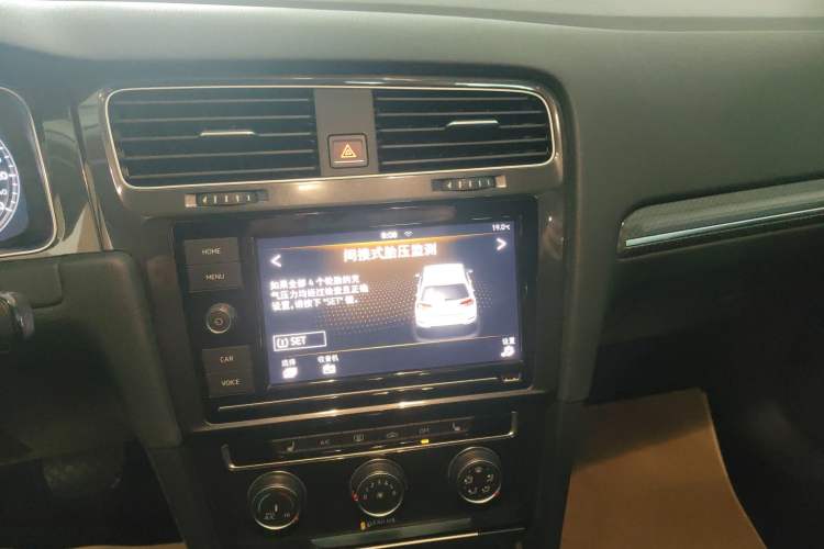 Used Volkswagen Golf 2019 280TSI DSG Luxury Version China VI Standard Audio And AC Panel