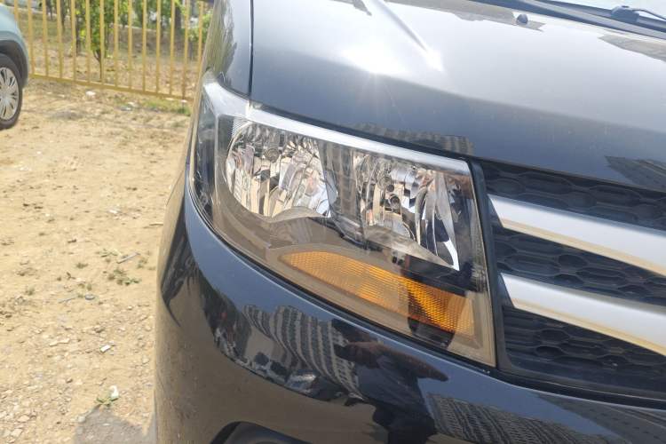 Used JAC Refine M3 2019 Creator Edition 1.8L Luxury Model Right Front Headlight