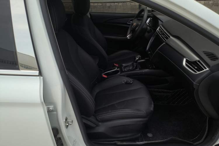 Used Roewe i5 2020 1.5L Automatic 4G Connected Linghao Edition