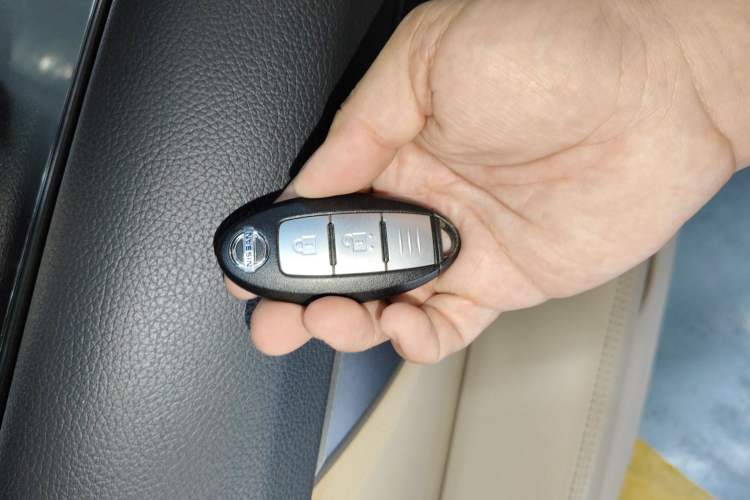 Used Nissan X-Trail 2016 2.0L CVT Smart Enjoyment Version 4WD
