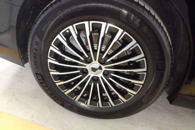 Used Denza D9 2022 DM-i 970 Four-Wheel Drive Prestige Model
