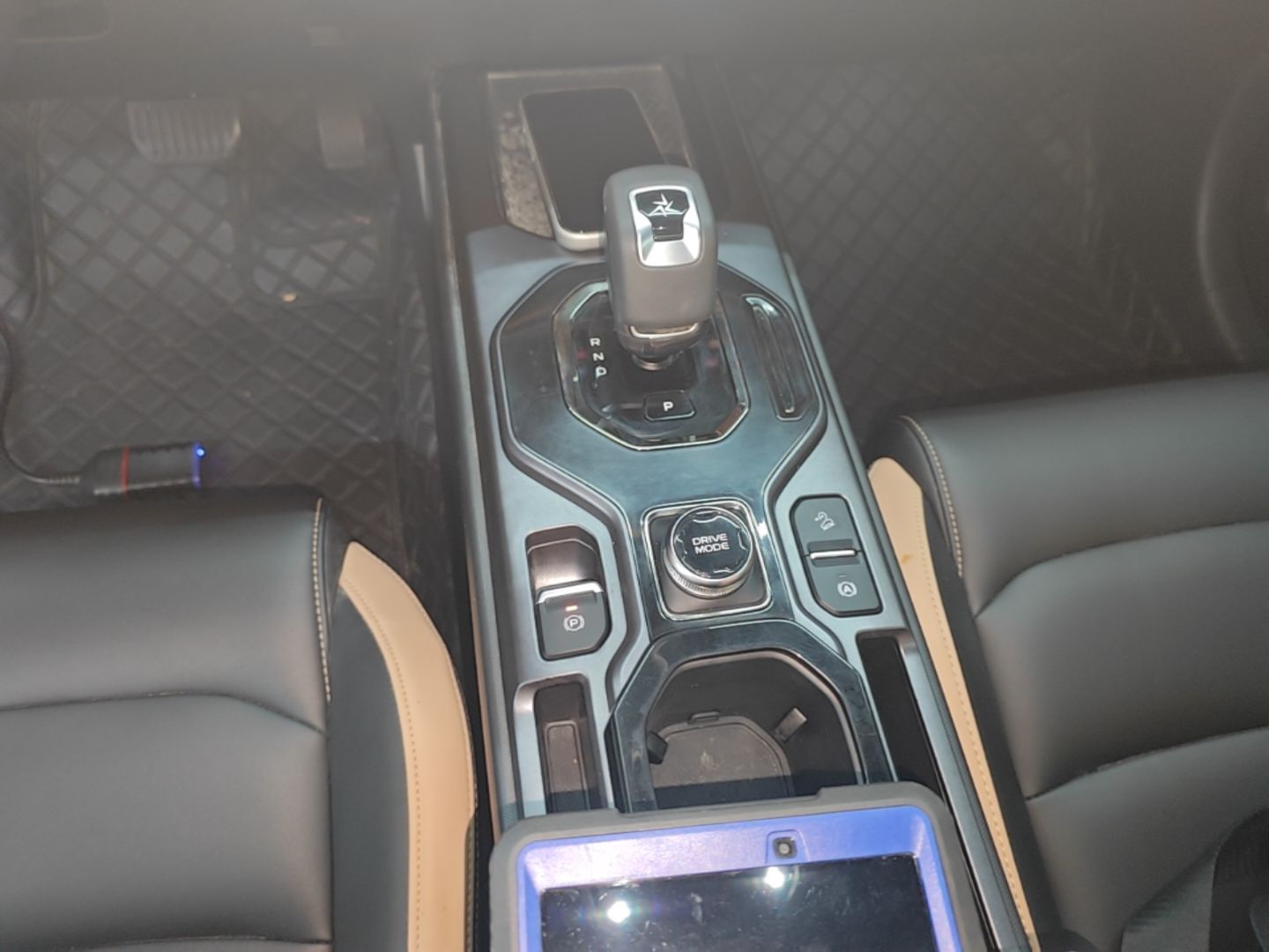 Geely Auto icon 2023 1.5TD Chocolate Luxe Edition — снимка 16