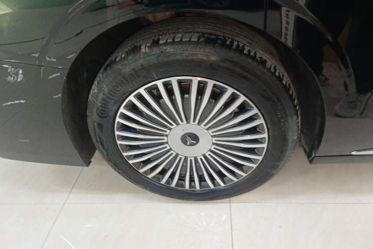 Used VOYAH Dream 2025 PHEV Four-Wheel Drive Prestige Kunpeng Edition
