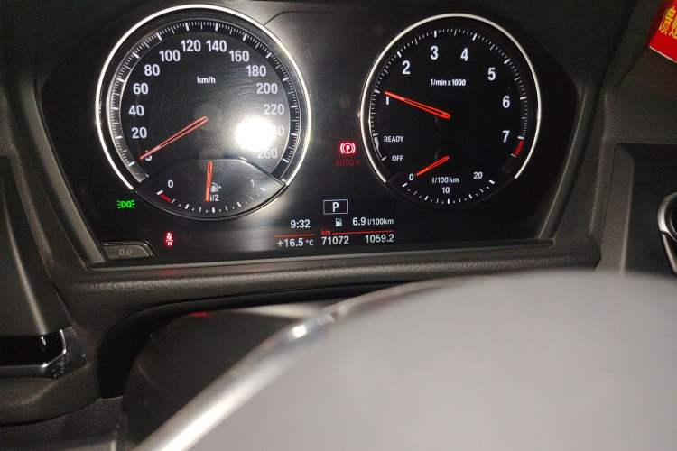 Used BMW 1 Series 2018 118i Sport Edition Odometer Close Up