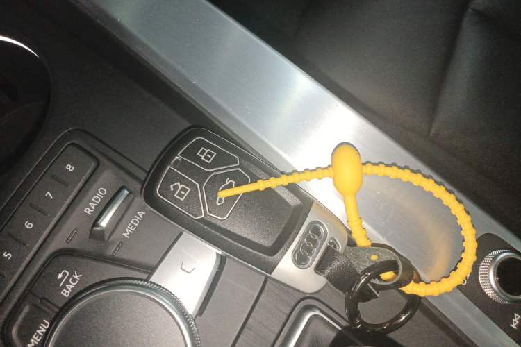 Used Audi A4L 2019 40 TFSI Fashion Edition China VI Emission Standard