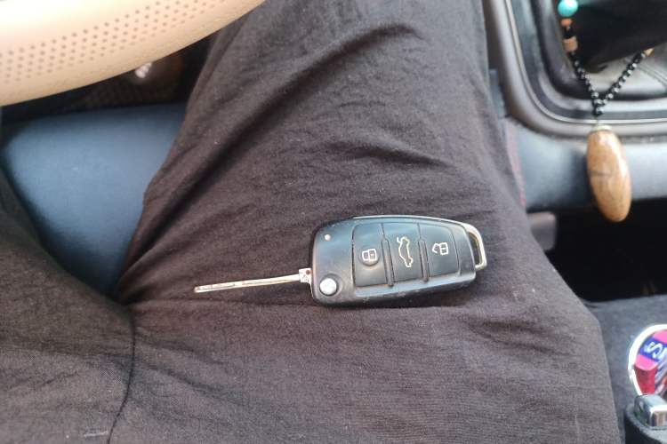 Used JAC Refine M4 2019 Business & Travel Series 2.0L Manual Comfort Model China V Standard