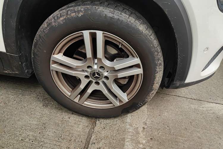 Used Mercedes-Benz GLB 2020 GLB 200 Dynamic Edition Right Front Wheel Hub